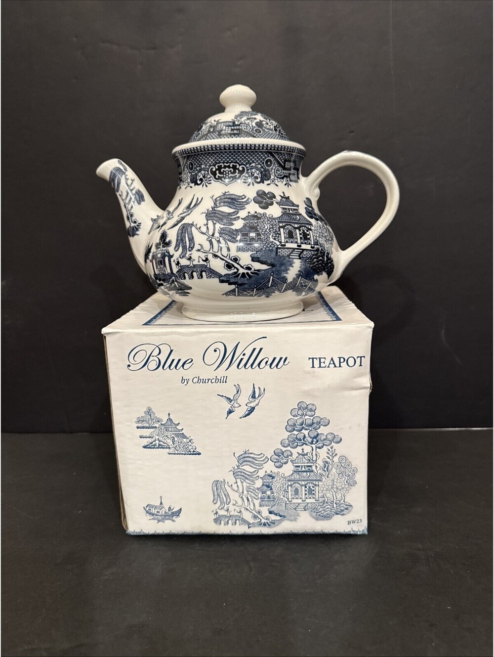 Churchill Blue Willow 7” Teapot NIB Made in England Staffordshire China 10” W